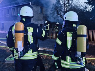 Kurze Zeit später kam die Feuerwehr bei einem zweiten Brand eines Kellers in der Straße "Zur Baumwolle" zum Einsatz. Foto: Stadtverwaltung Flöha/ Erik Frank Hoffmann