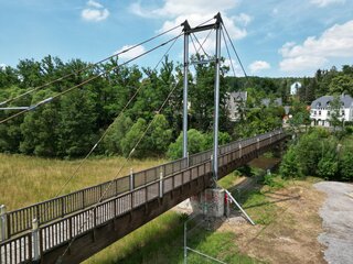 Seit 2022 wich die Stegbrücke nun einem Ersatzneubau. Foto: Stadtverwaltung Flöha/ Erik Frank Hoffmann/ Archiv