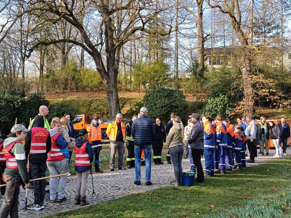 Frühjahrsputz im Baumwollpark. Foto: Stadtverwaltung Flöha