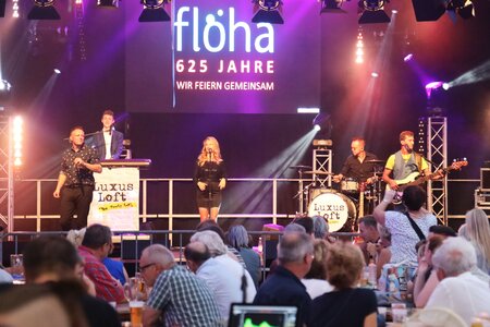 Luxusloft - Die Party WG trat im Rahmen der 625-Jahrfeier im Festzelt auf. Foto: Stadtverwaltung Flöha/ Erik Frank Hoffmann