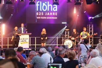 Am Samstag verzauberten Klänge der Band Luxusloft - Die Party-WG das Festzelt im Areal des Baumwollparks. Foto: Stadtverwaltung Flöha/ Erik Frank Hoffmann